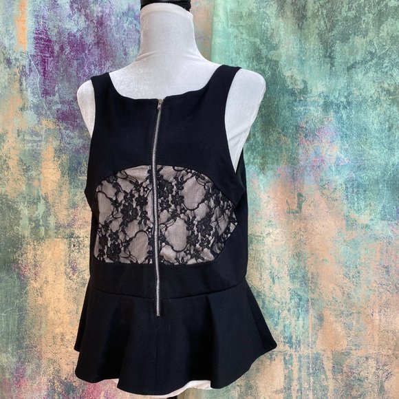 📌Express Look at this backside! Timeless Rayon Blend Sleeveless Top - Picture 9 of 12